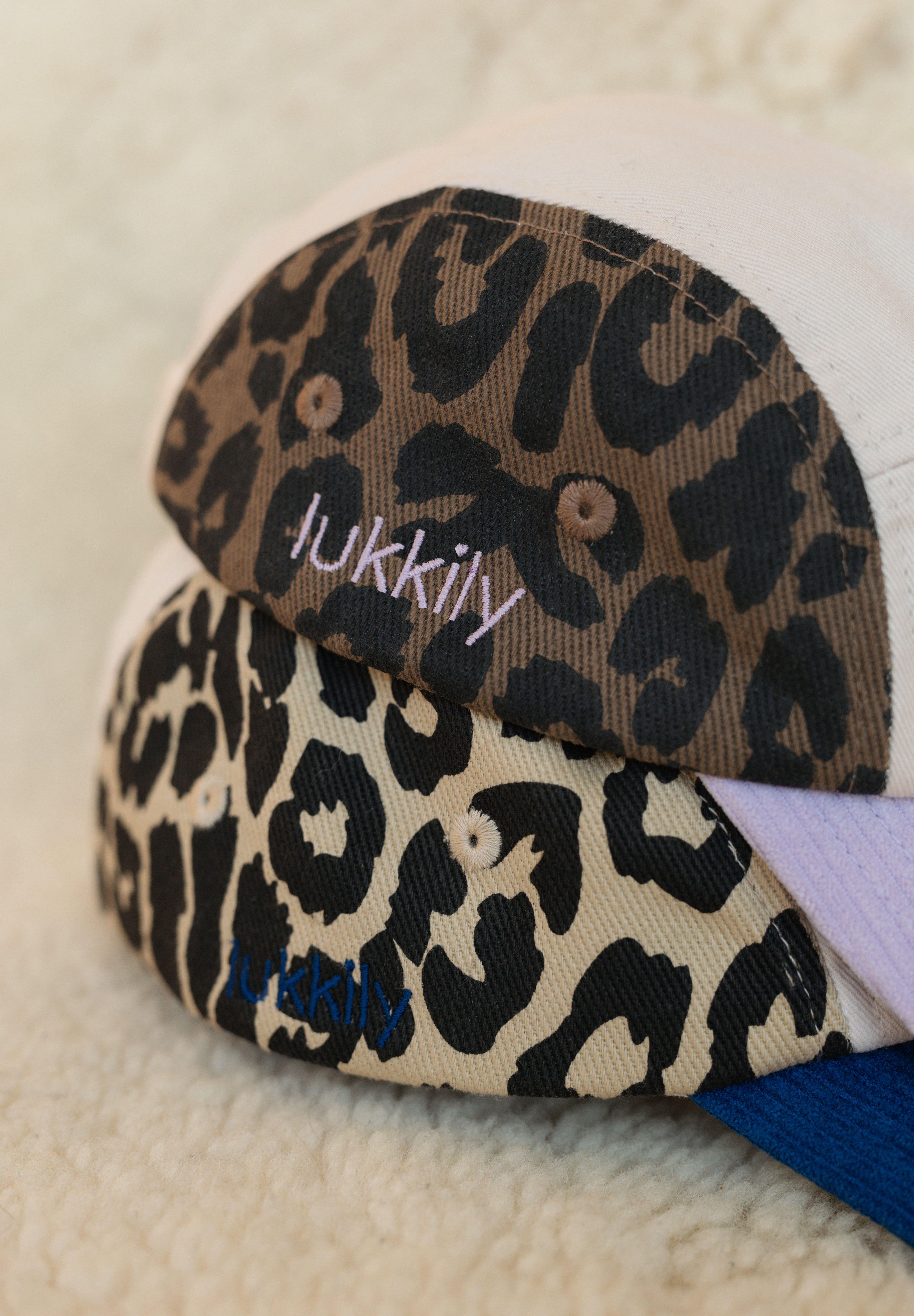 Cap LEO light brown/lilac