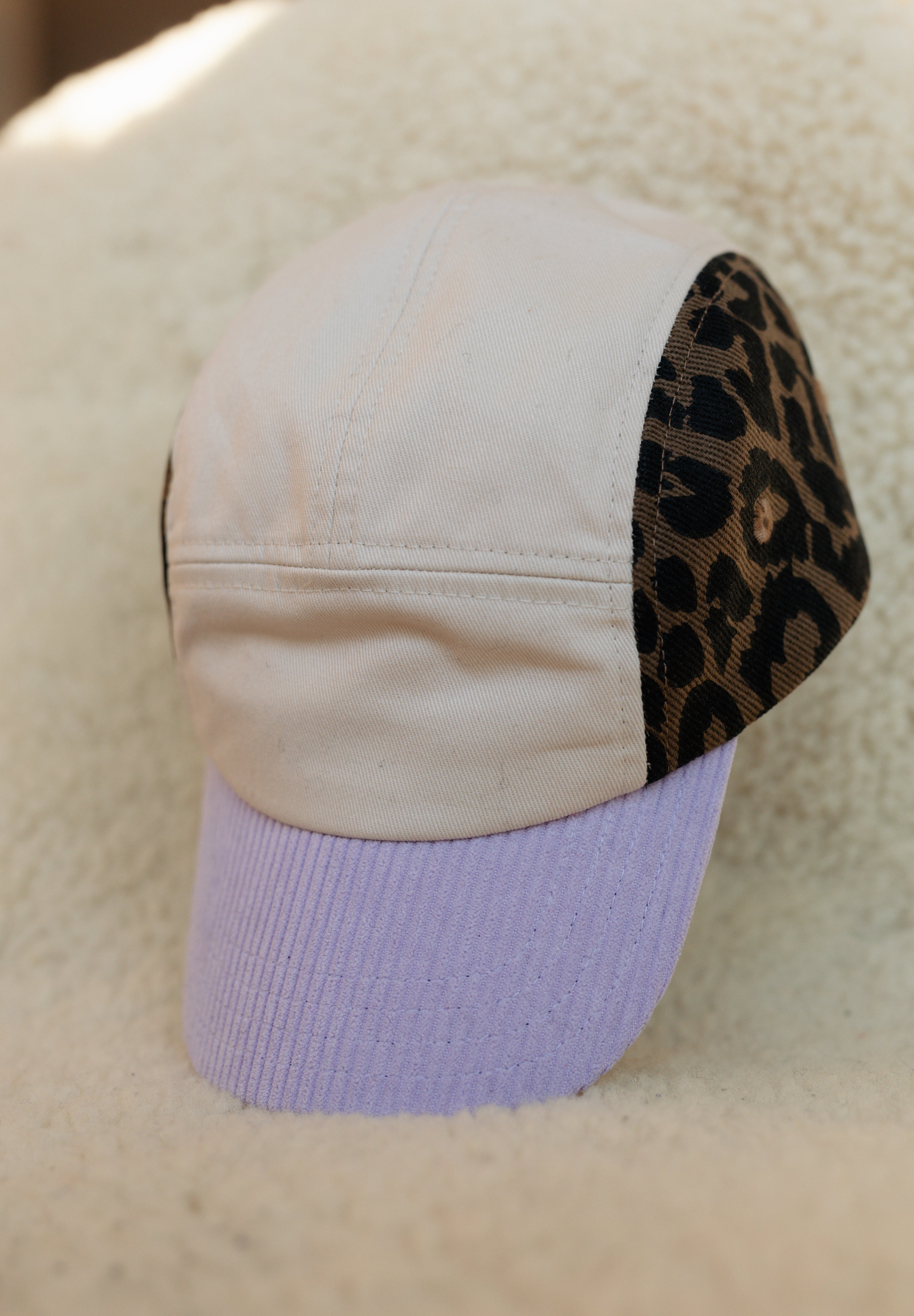 Cap LEO light brown/lilac