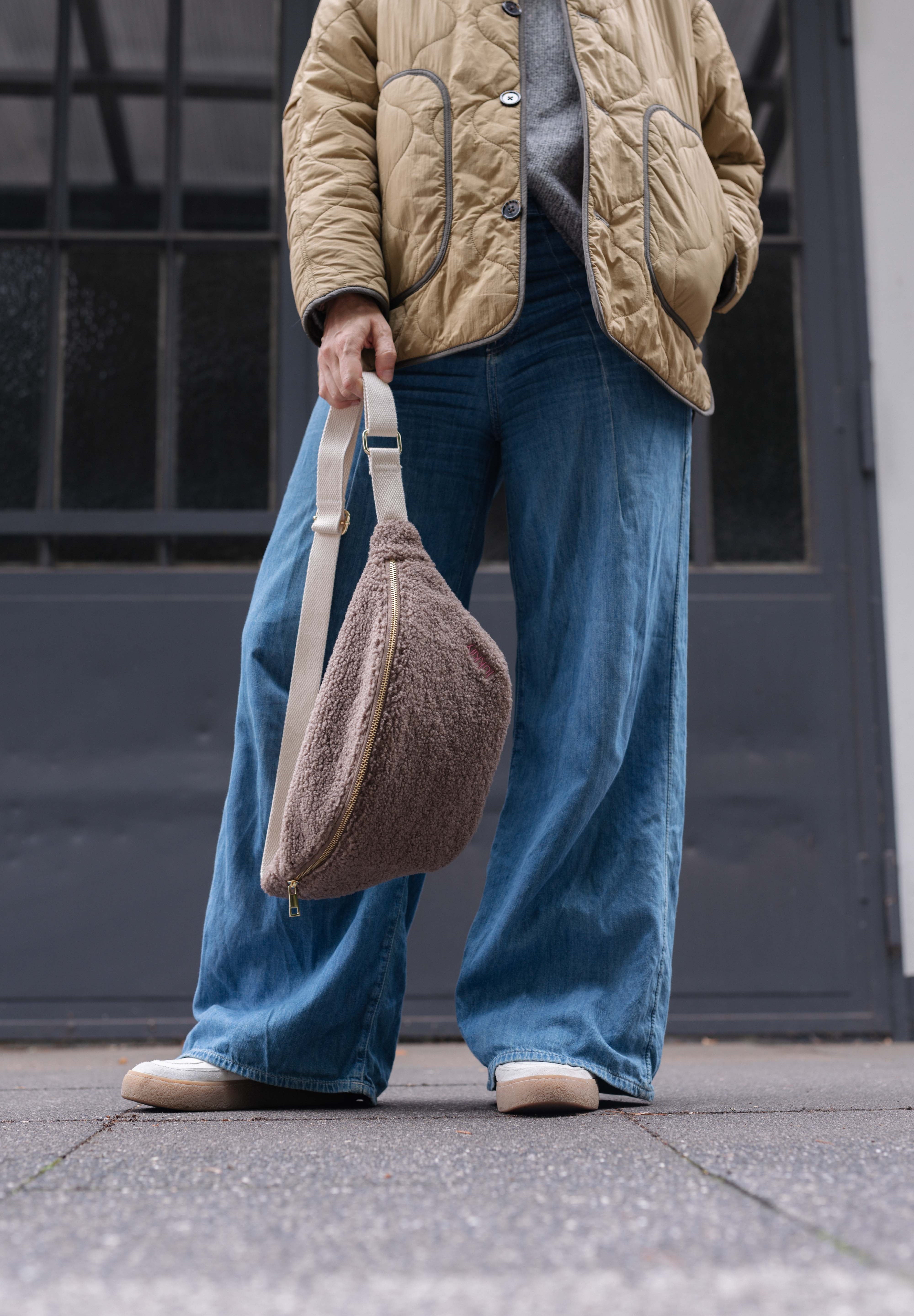 Belt Bag Big Teddy stone