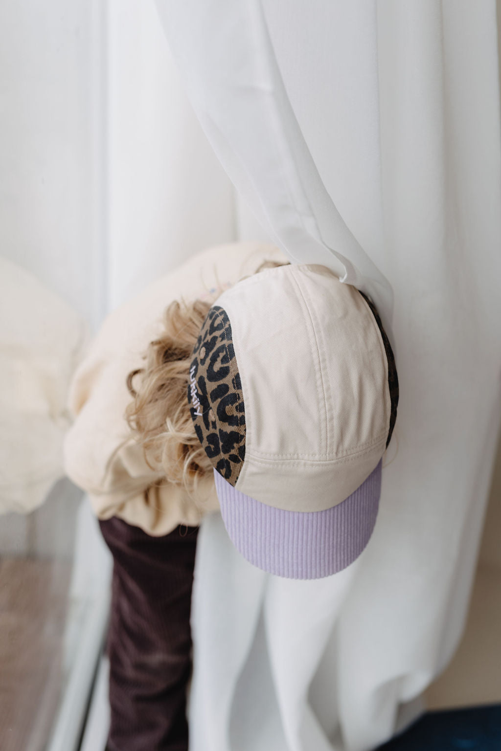Cap LEO light brown/lilac