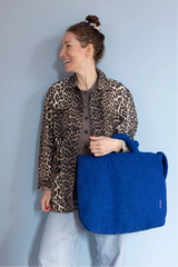 Kobaltblaue Cordtasche aus weichem Cord mit geknoteten Henkeln - große Tote Bag