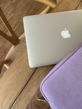 Cord Notebook Tasche  in Lilac für MacBook – gepolsterte Laptophülle für Büro, Uni und Homeoffice.