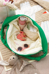Lukkily Bag Nylon apple green - Innenansicht der praktischen Wickeltasche mit hochwertigem Baumwollfutter, vielen Fächern und buntem Lukkily Logodetail
