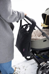 Lukkily Tote Bag schwarz - coole Wickeltasche aus sportivem, leichten Nylonmaterial mit längenverstellbarem Henkel am Kinderwagen 